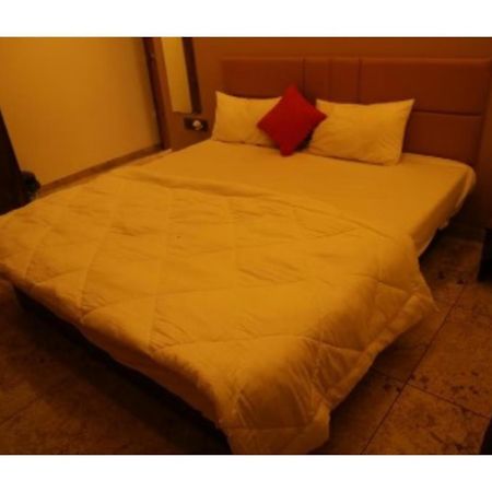Hotel The Pill, Bhavnagar Exteriör bild