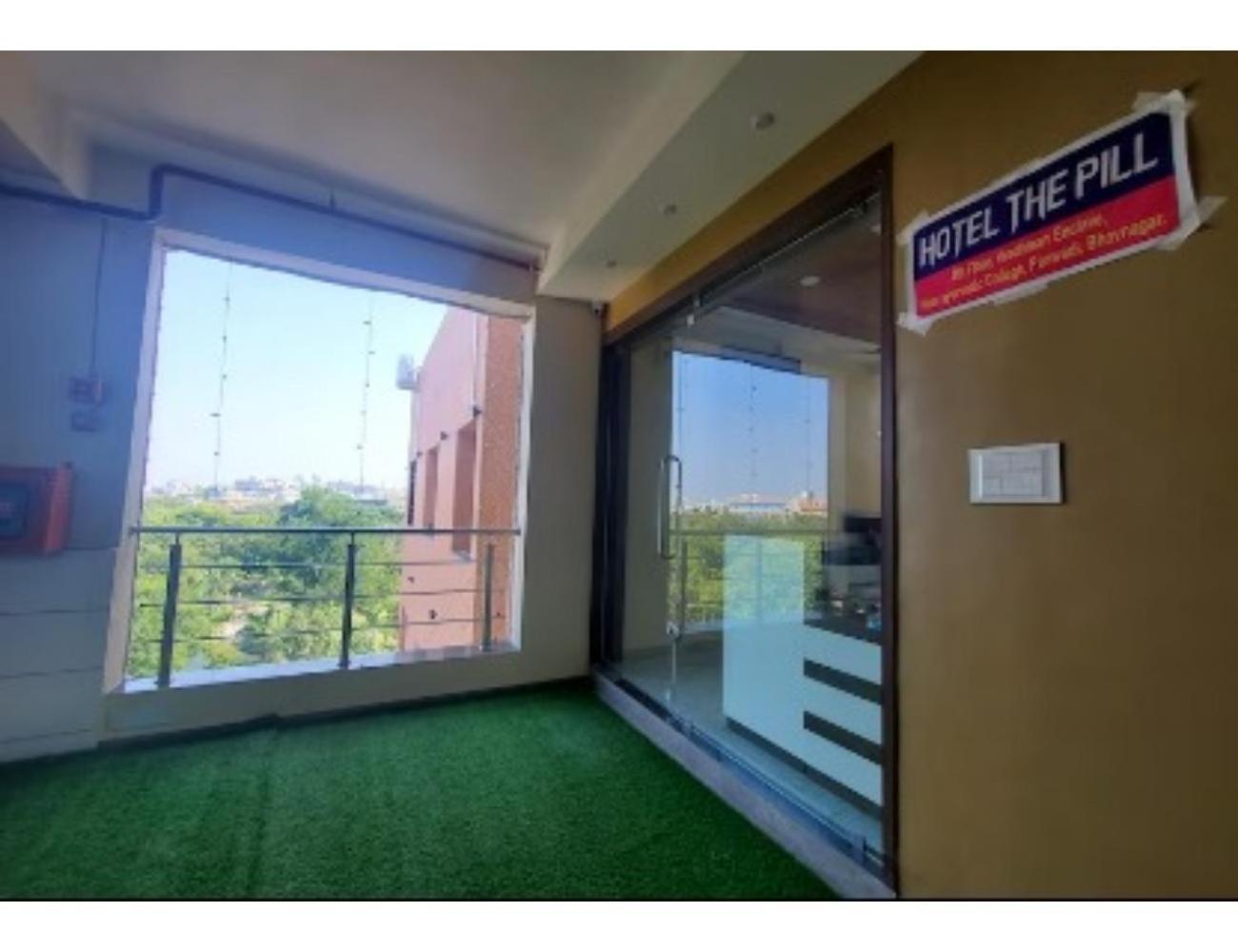 Hotel The Pill, Bhavnagar Exteriör bild